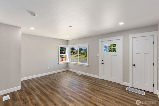 6121 S C Street, Tacoma, WA 98408