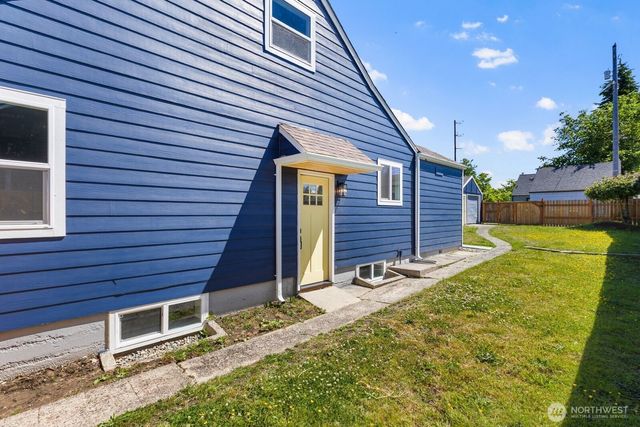 6121 S C Street, Tacoma, WA 98408