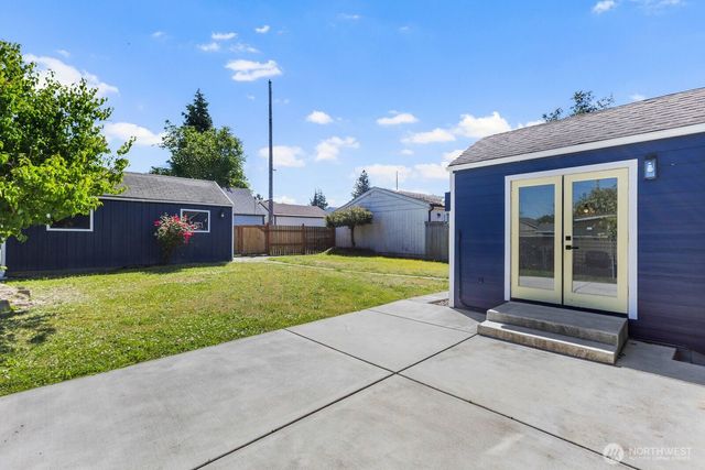 6121 S C Street, Tacoma, WA 98408