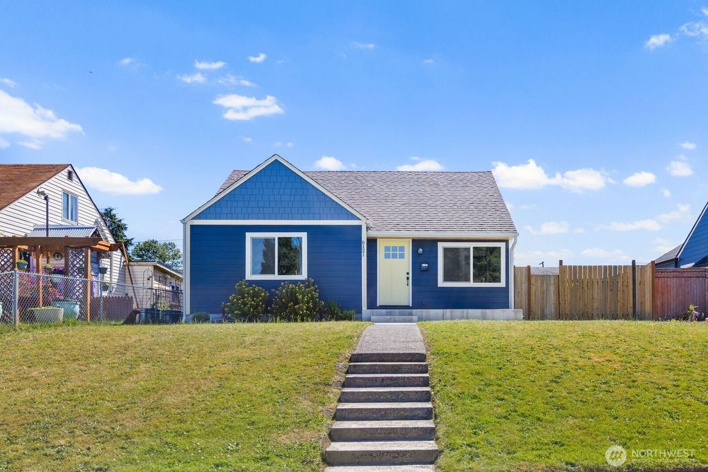 6121 S C Street, Tacoma, WA 98408