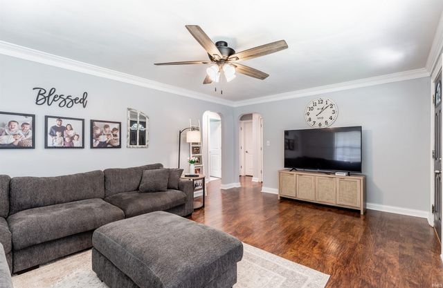 1516 S Helfrich Avenue, Evansville, IN 47712