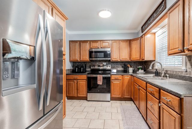 1516 S Helfrich Avenue, Evansville, IN 47712