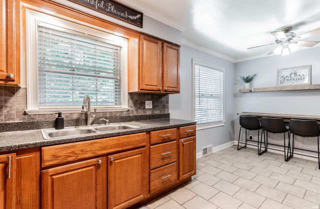 1516 S Helfrich Avenue, Evansville, IN 47712