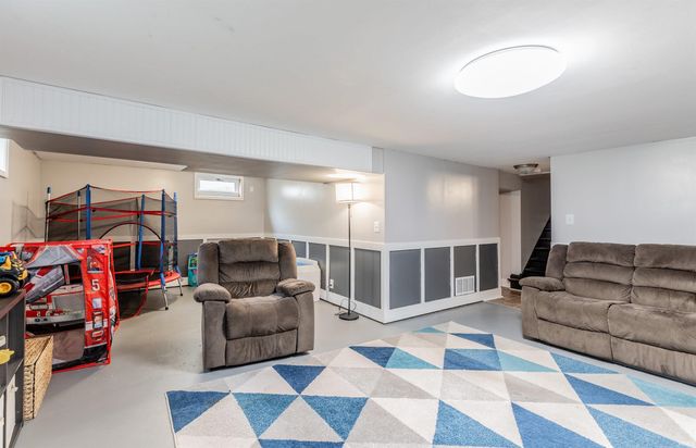 1516 S Helfrich Avenue, Evansville, IN 47712