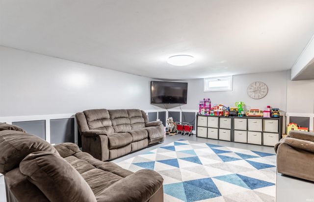 1516 S Helfrich Avenue, Evansville, IN 47712