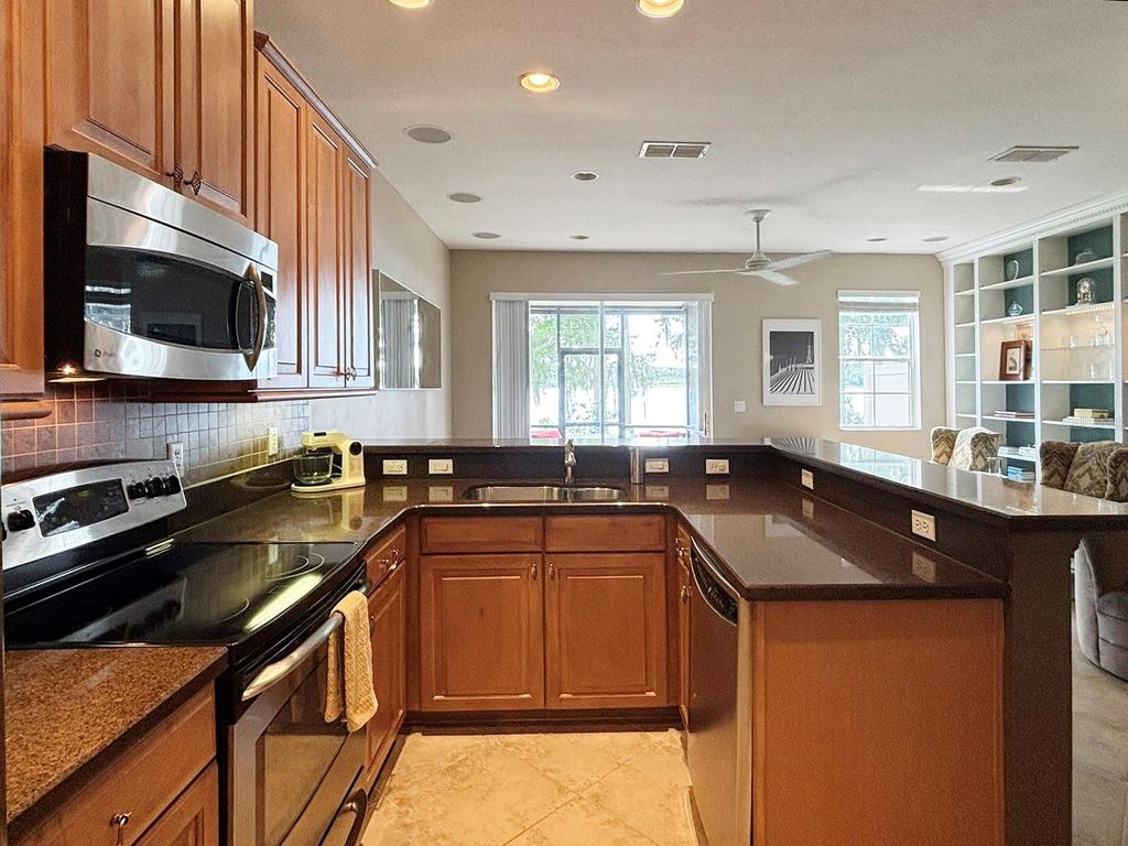 Image 15 of property listing at 10206 FALLSGROVE STREET, Orlando, FL 32836