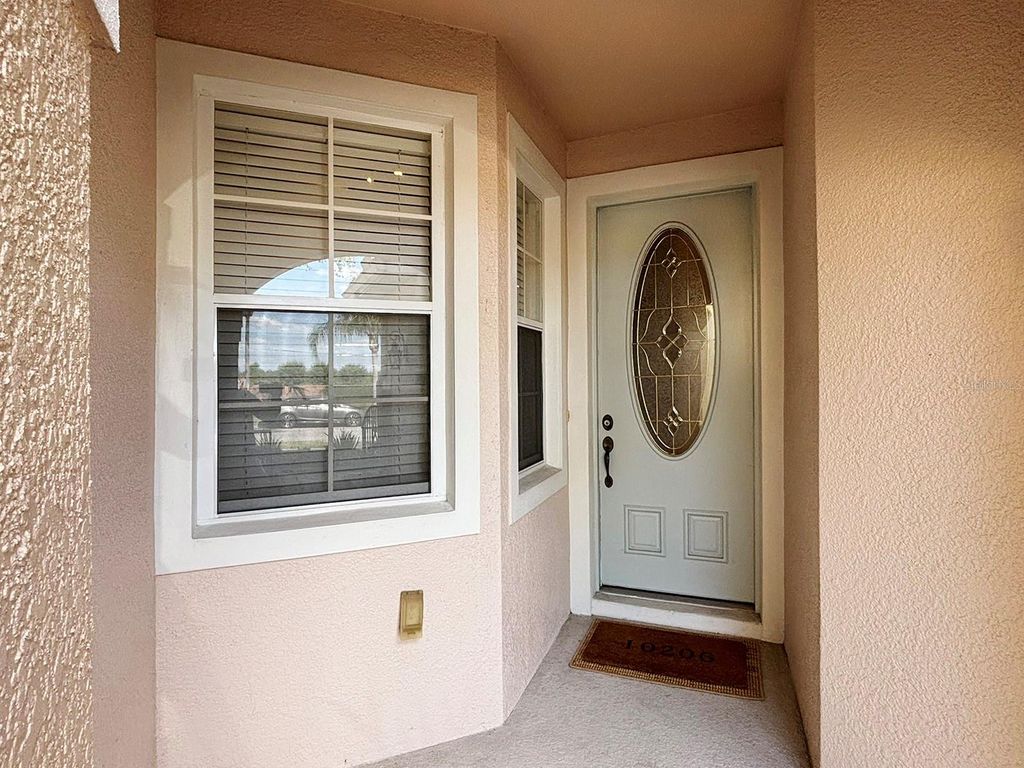 Image 5 of property listing at 10206 FALLSGROVE STREET, Orlando, FL 32836