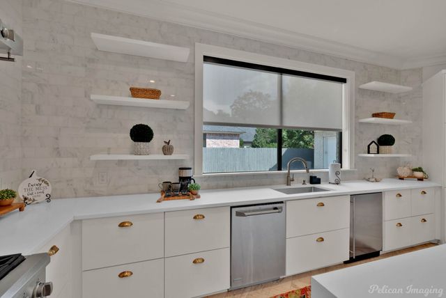 407 Oakwood Trace Court, Shreveport, LA 71106