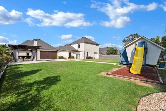 407 Oakwood Trace Court, Shreveport, LA 71106