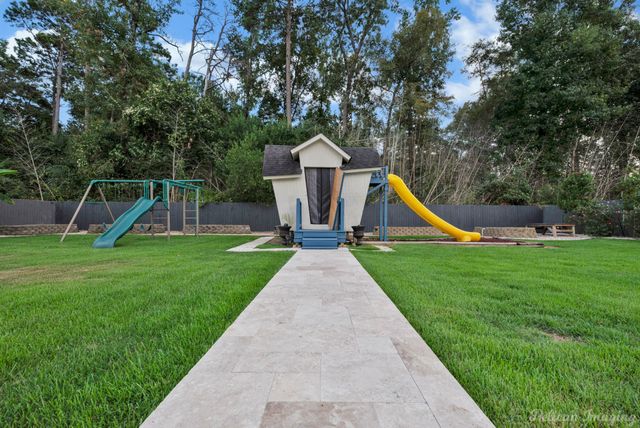 407 Oakwood Trace Court, Shreveport, LA 71106