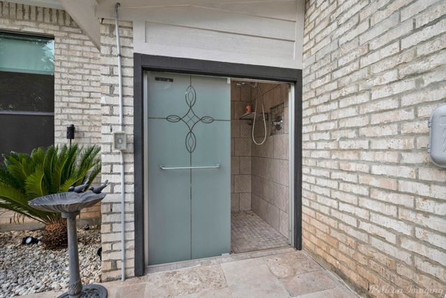 407 Oakwood Trace Court, Shreveport, LA 71106