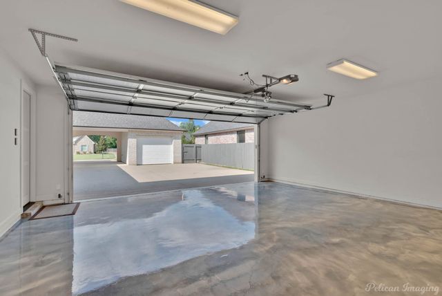 407 Oakwood Trace Court, Shreveport, LA 71106