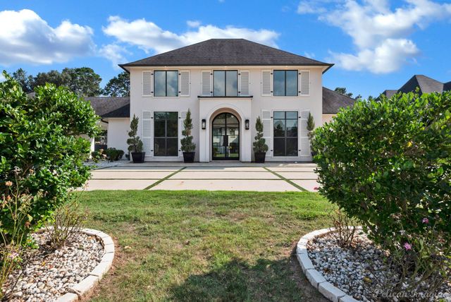 407 Oakwood Trace Court, Shreveport, LA 71106