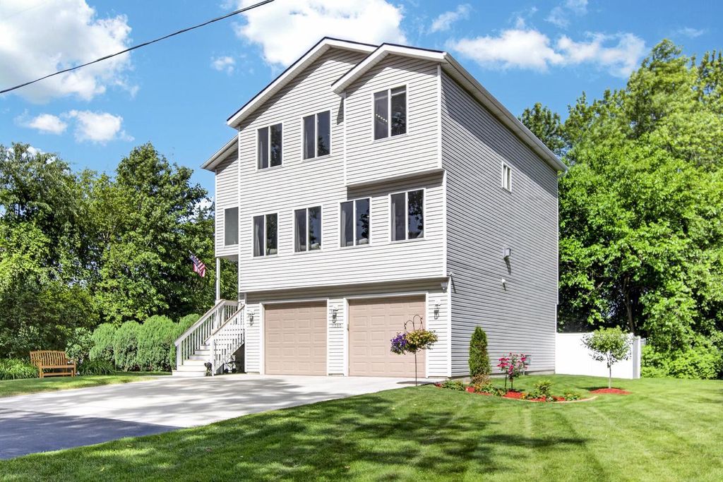11280 3rd AVENUE, Pleasant Prairie, WI 53158