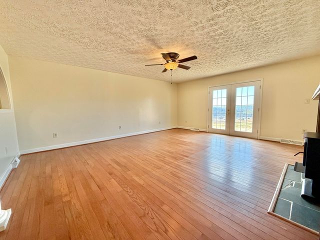 2011 Spencer-Preston RD, Martinsville, VA 24112