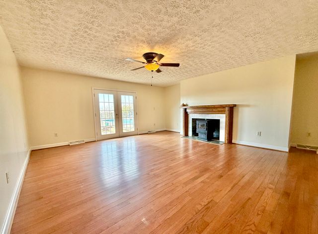 2011 Spencer-Preston RD, Martinsville, VA 24112