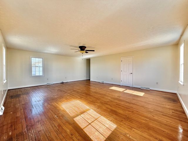 2011 Spencer-Preston RD, Martinsville, VA 24112