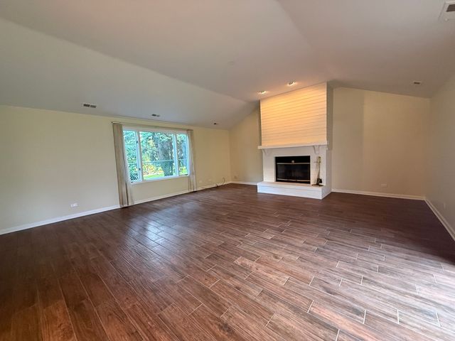525 7th Avenue, Libertyville, IL 60048