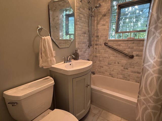525 7th Avenue, Libertyville, IL 60048