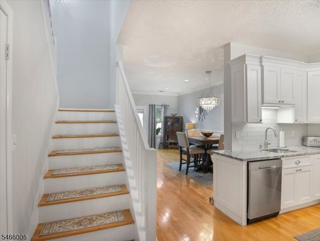 8613 Brittany Dr, Wayne Twp., NJ 07470