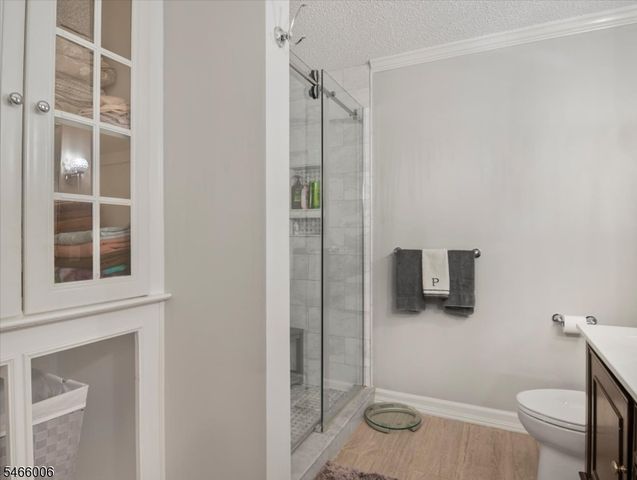 8613 Brittany Dr, Wayne Twp., NJ 07470
