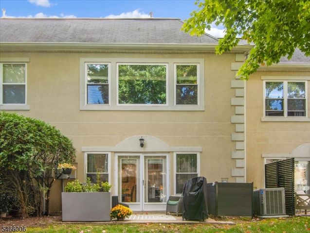 8613 Brittany Dr, Wayne Twp., NJ 07470