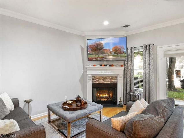8613 Brittany Dr, Wayne Twp., NJ 07470