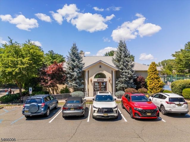 8613 Brittany Dr, Wayne Twp., NJ 07470