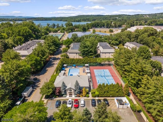 8613 Brittany Dr, Wayne Twp., NJ 07470