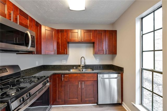 7907 Taylor Circle, Riverdale, GA 30274