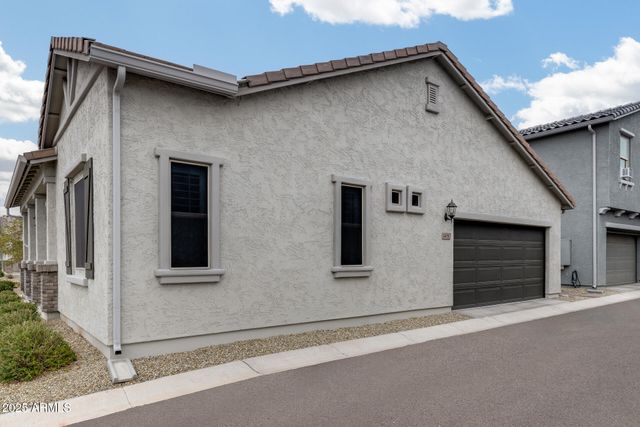 14180 W BRONCO Trail, Surprise, AZ 85387