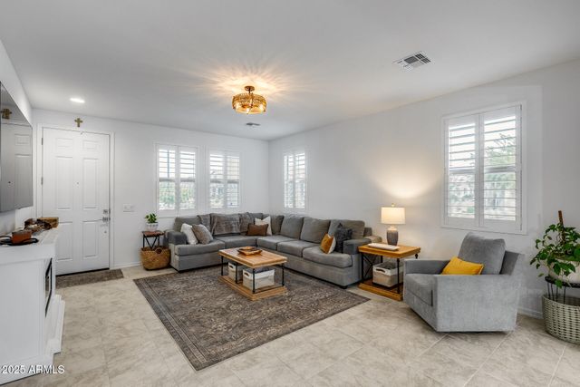 14180 W BRONCO Trail, Surprise, AZ 85387