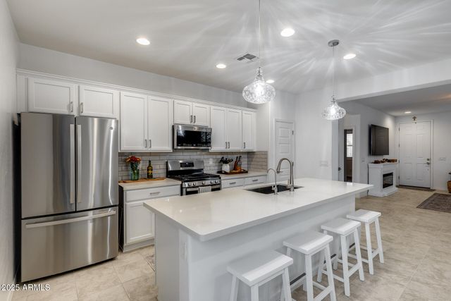 14180 W BRONCO Trail, Surprise, AZ 85387