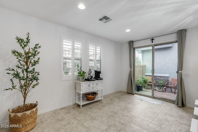 14180 W BRONCO Trail, Surprise, AZ 85387