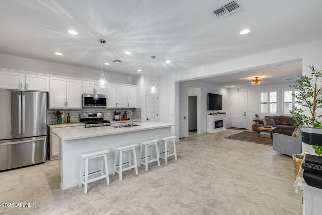 14180 W BRONCO Trail, Surprise, AZ 85387