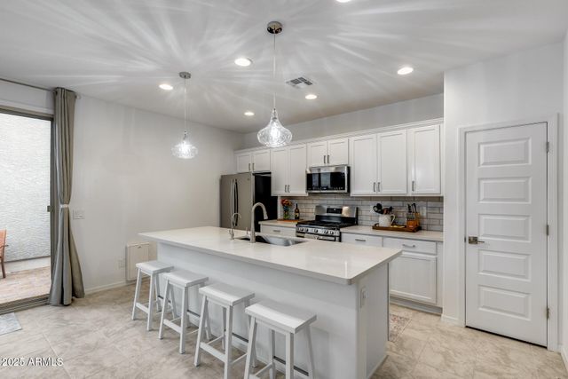 14180 W BRONCO Trail, Surprise, AZ 85387