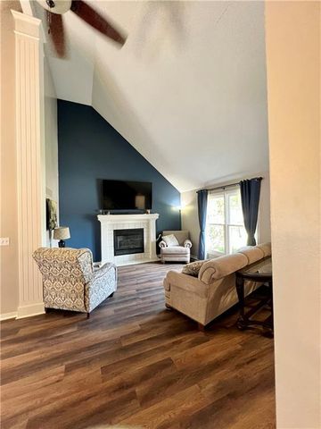 7328 N Corrington Avenue, Kansas City, MO 64119