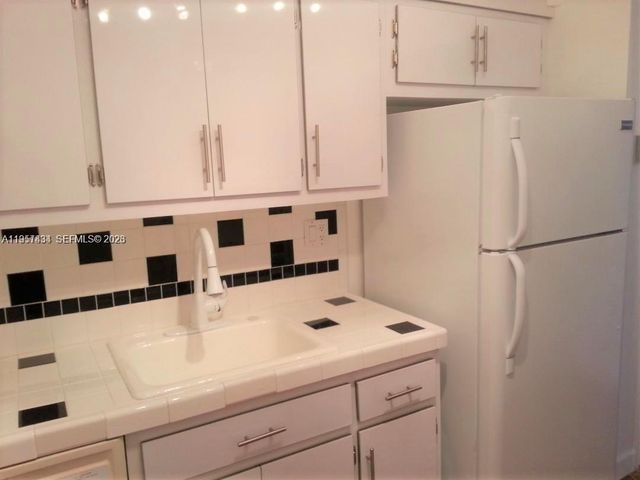 1865 79th St Cswy 5H, North Bay Village, FL 33141