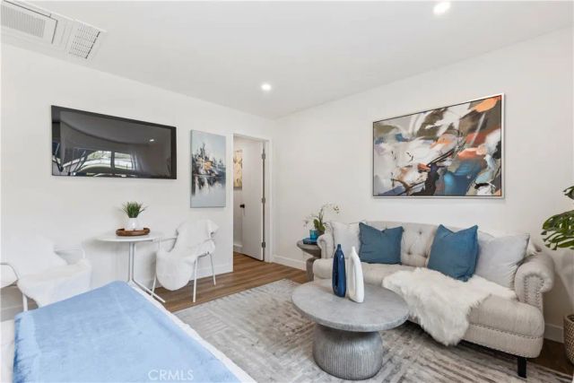22838 Epsilon Street, Woodland Hills, CA 91364