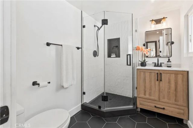 22838 Epsilon Street, Woodland Hills, CA 91364