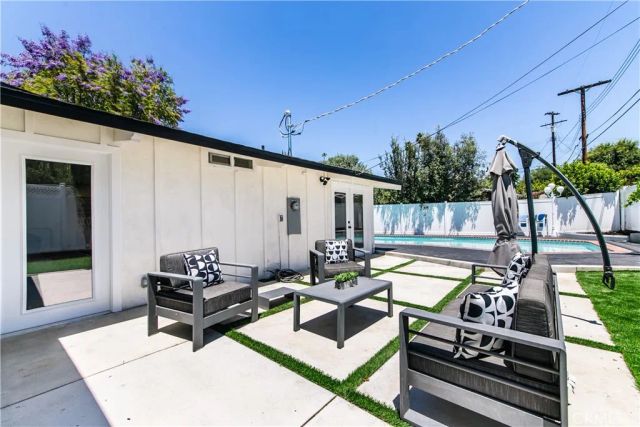 22838 Epsilon Street, Woodland Hills, CA 91364