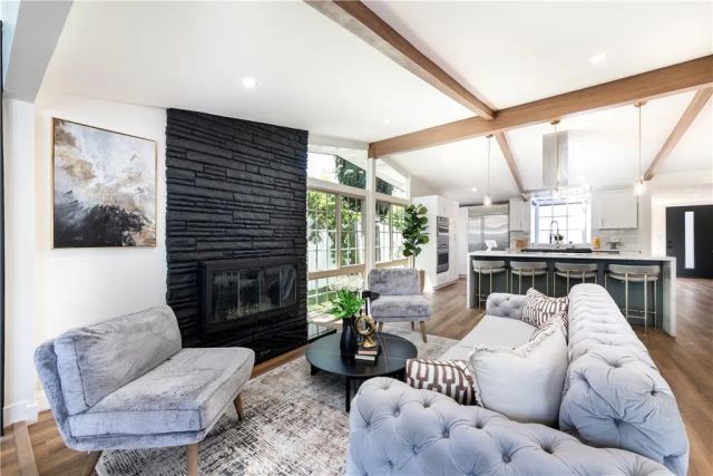 22838 Epsilon Street, Woodland Hills, CA 91364