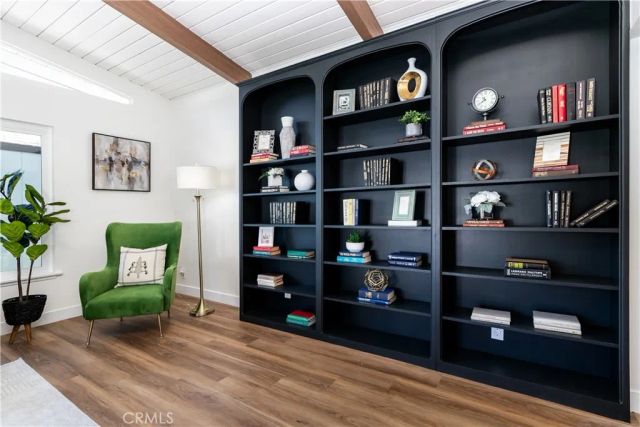 22838 Epsilon Street, Woodland Hills, CA 91364