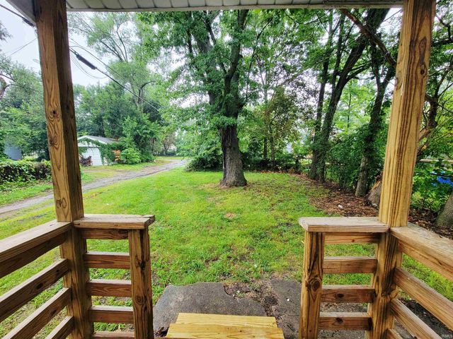 1233 Van Buren Street, South Bend, IN 46628