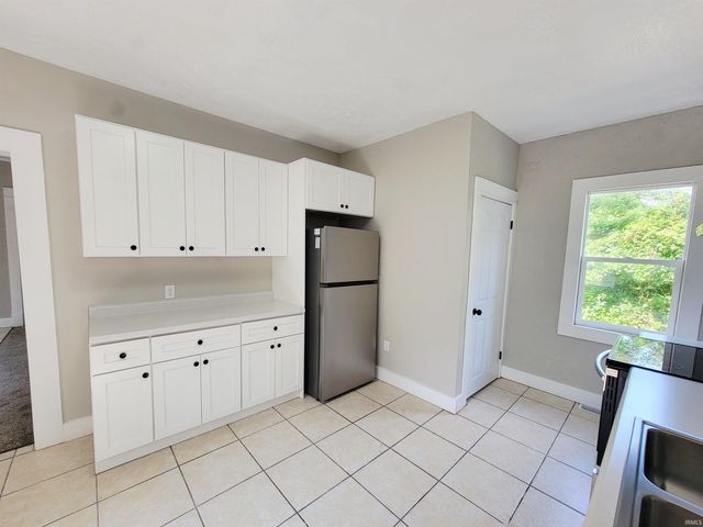 1233 Van Buren Street, South Bend, IN 46628