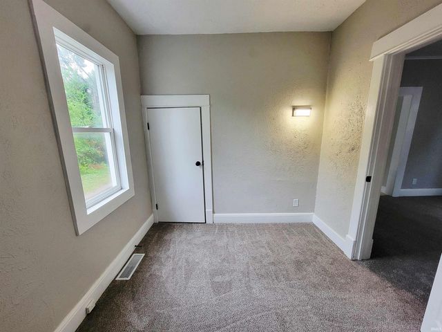 1233 Van Buren Street, South Bend, IN 46628