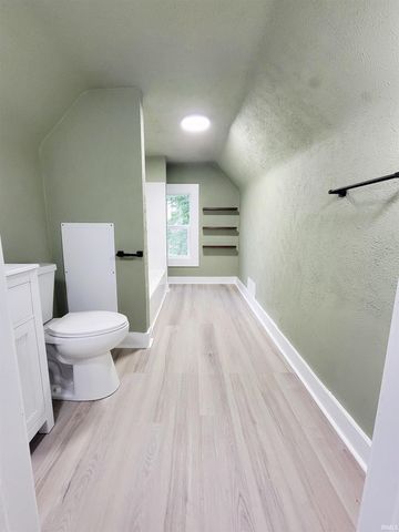 1233 Van Buren Street, South Bend, IN 46628