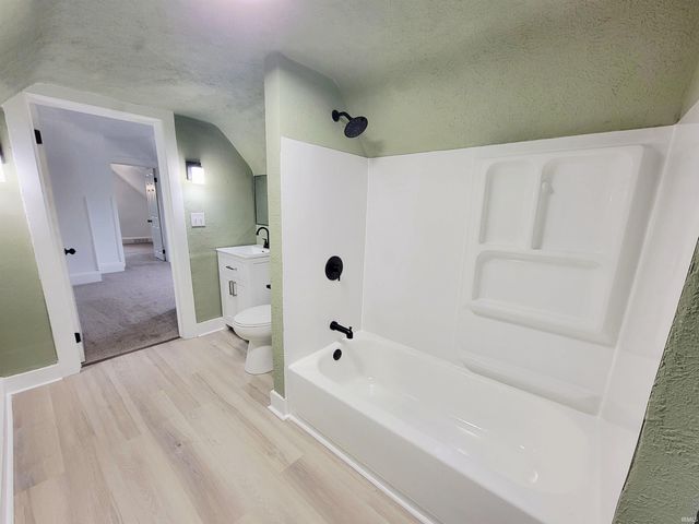 1233 Van Buren Street, South Bend, IN 46628