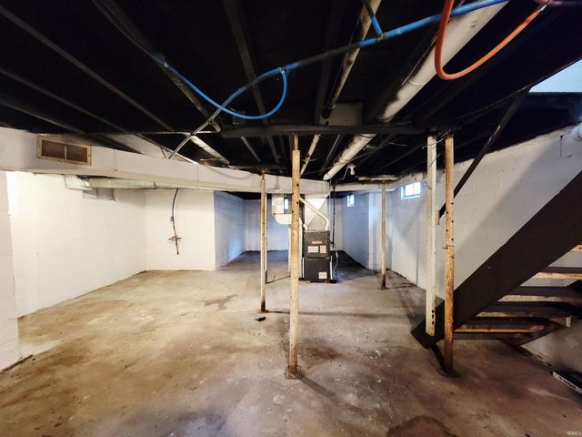 1233 Van Buren Street, South Bend, IN 46628