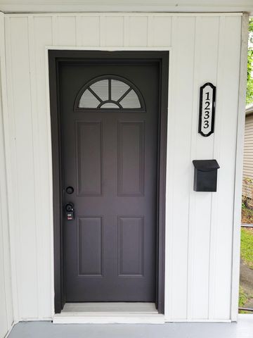 1233 Van Buren Street, South Bend, IN 46628